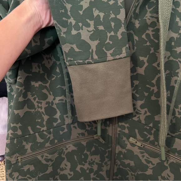 CAbi zip jacket medium Style 6030 - Picture 2 of 8